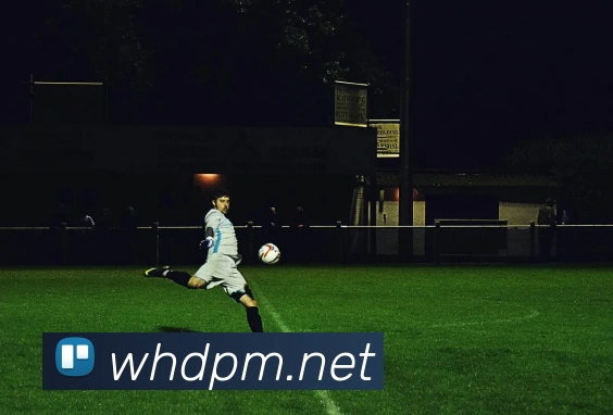 意甲积分榜焦点战解析 巴萨竞争对手形势更新与争冠影响